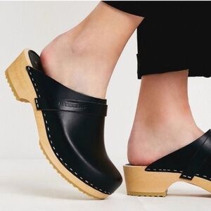 Swedish Hasbeens Shoes Swedish Hasbeens Husband Clogs in black size 6 (36) women